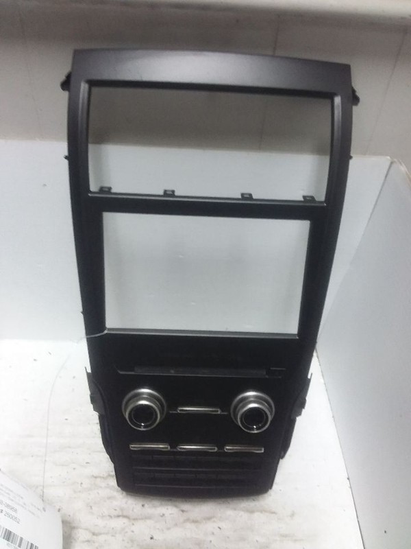 Radio Adn Temperature Control Panel Heated Seats Fits 17-19 MKC KJ7T-18E245-CB