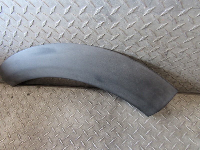 2002 LAND ROVER FREELANDER LEFT DRIVER REAR FENDER FLARE TRIM MOLDING 2.5L