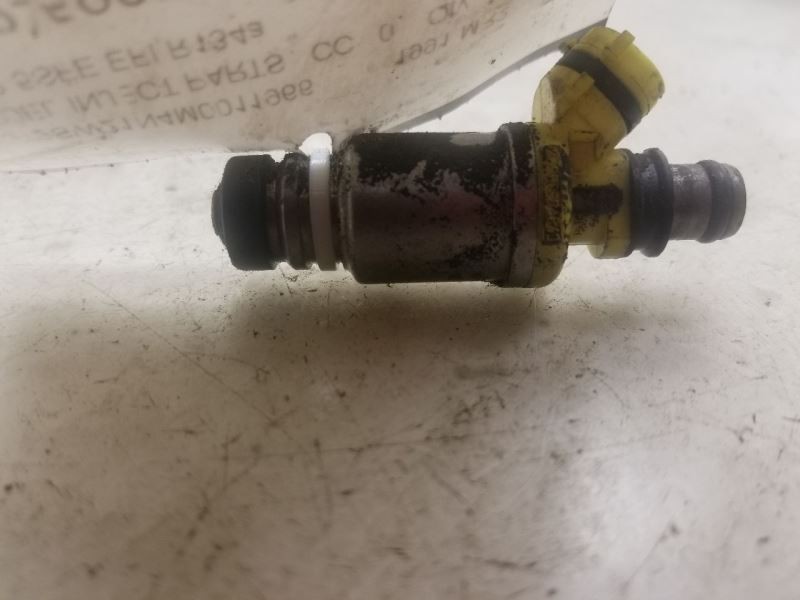 91 92 TOYOTA MR2 2.2L FUEL INJECTOR 5SFE