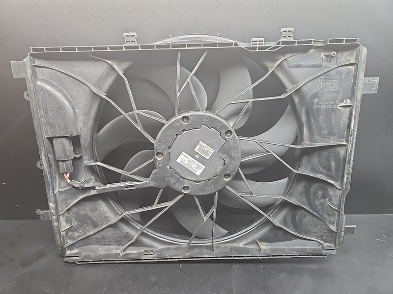 08-20 Mercedes W207 E350 C250 Engine Radiator Cooling Fan Motor Assembly OEM