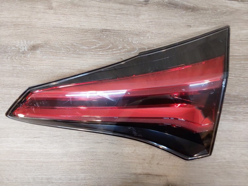 2016-18 TOYOTA RAV4 RH TAIL LAMP ASSY OEM PART# 81580-42061