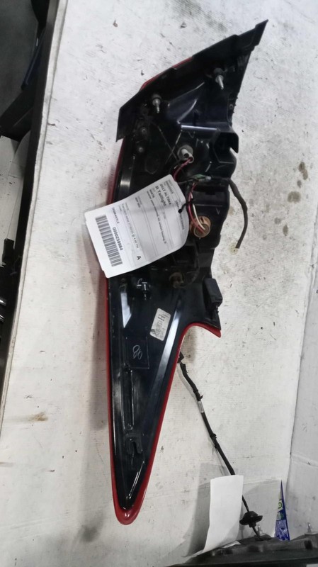 Used Right Tail Light Assembly fits: 2017 Nissan Altima quarter panel mounted Ri