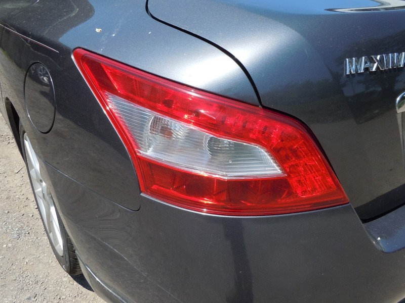 2009-2011 Nissan Maxima Quarter Panel Mounted Tail Light Driver Left