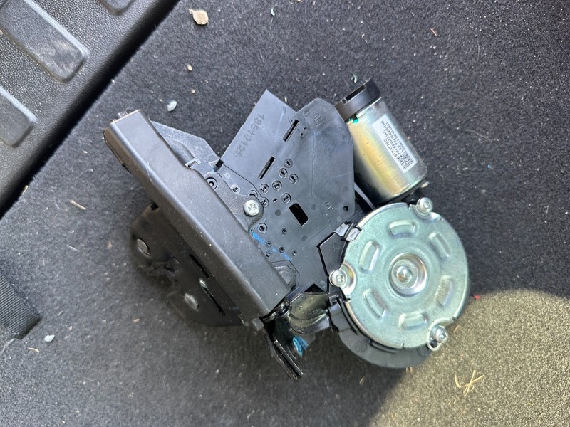 18-24 Chevrolet Equinox OEM REAR TRUNK POWER LIFTGATE LATCH MOTOR ACTUATOR
