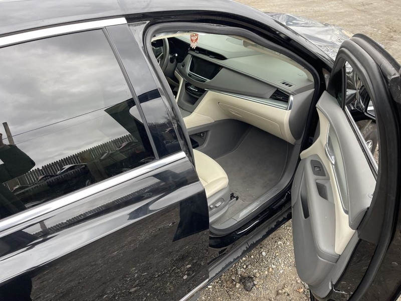 17-24 CADILLAC XT5 RIGHT ROCKER W/POST BLACK PC:GB8 2.0L AT FWD 39K LUXURY 62279