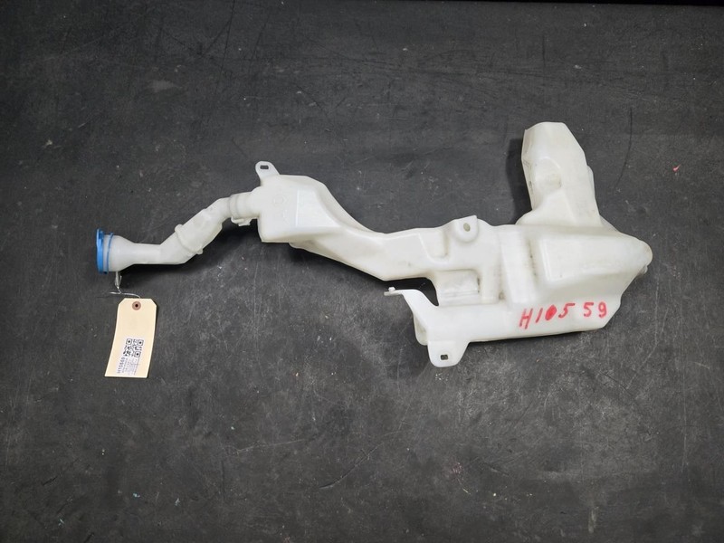 Windshield Washer Reservoir 2019 Honda CR-V 76841-TLA-A01 2017 2018 2020 - 2022