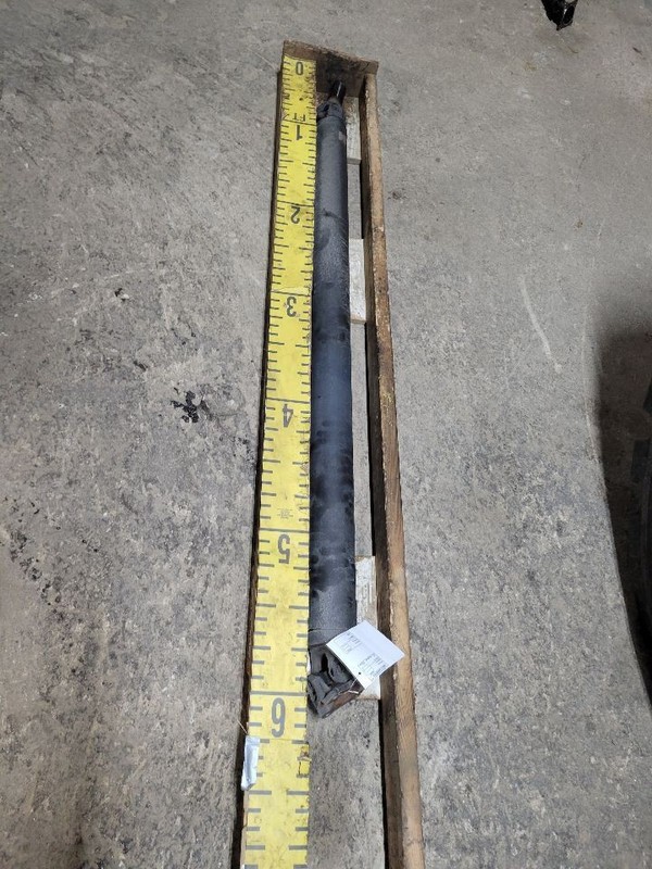 Rear Drive Shaft New Style 6 Lug Wheel 4WD Fits 19-24 DODGE 1500 PICKUP 1678844