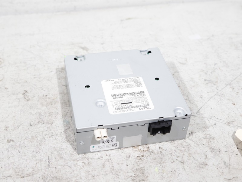 2016-2020 Tesla Model X Satellite XM Radio Stereo Module 1052323-00-A OEM
