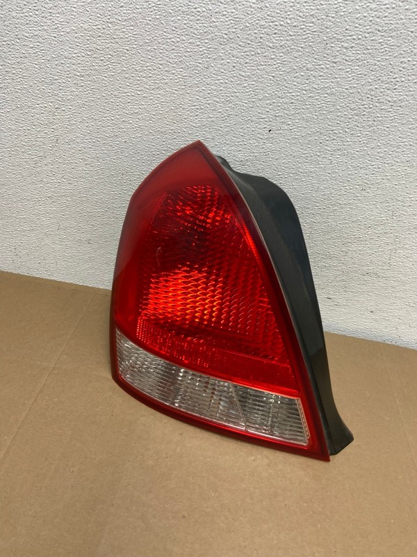 2001-2003 Sedan Hyundai Elantra Left Driver Lh Side Tail Light Oem AC5551 LK