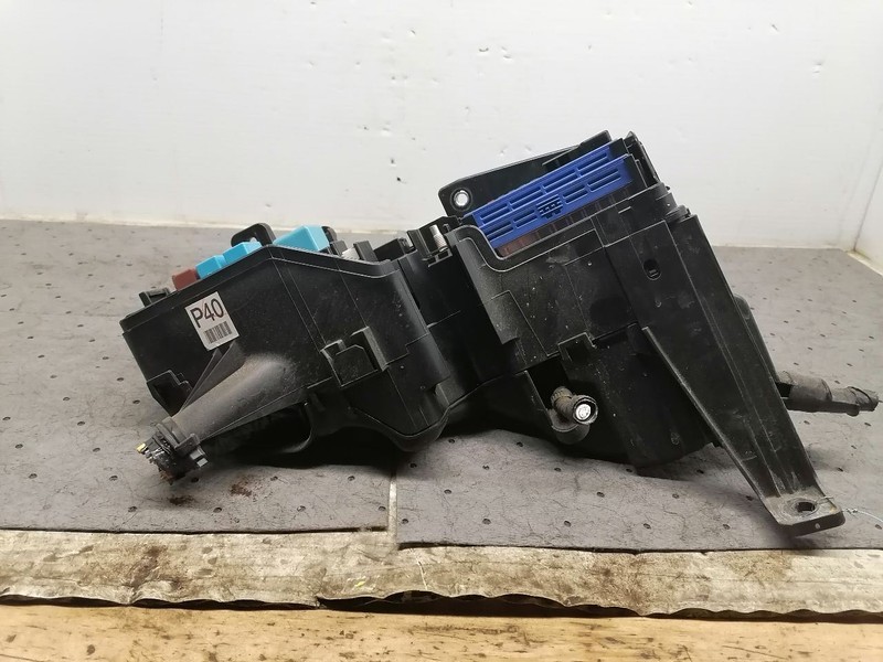 Fuse Box Engine VIN F 5th Digit 4 Cylinder Fits 10-11 CAMRY 1495929