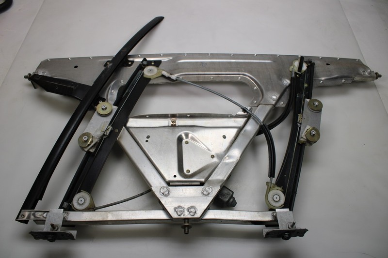 2000-2006 AUDI TT FRONT WINDOW REGULATOR LH PASSENGER SIDECOUPE 8N8837729B