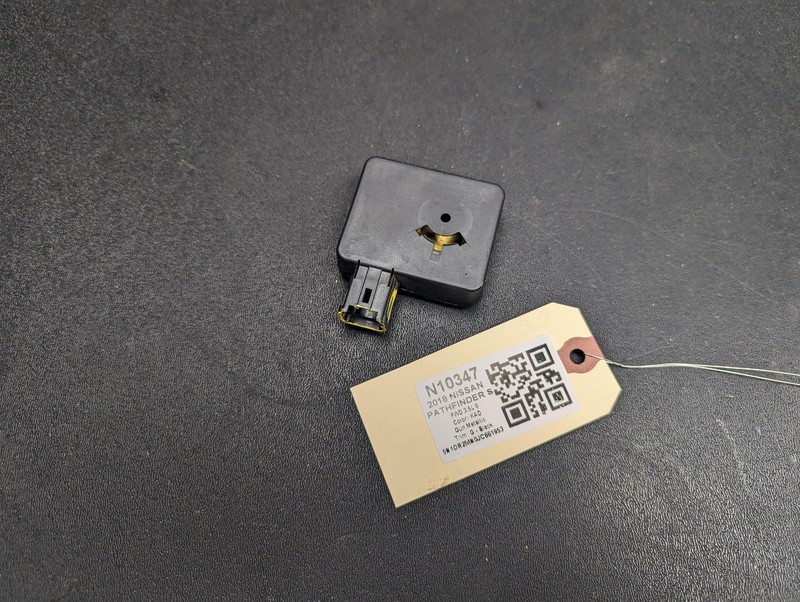 Keyless Entry Card Warning Buzzer 2018 Nissan Pathfinder 25640-9NJ0A 2016 - 2020