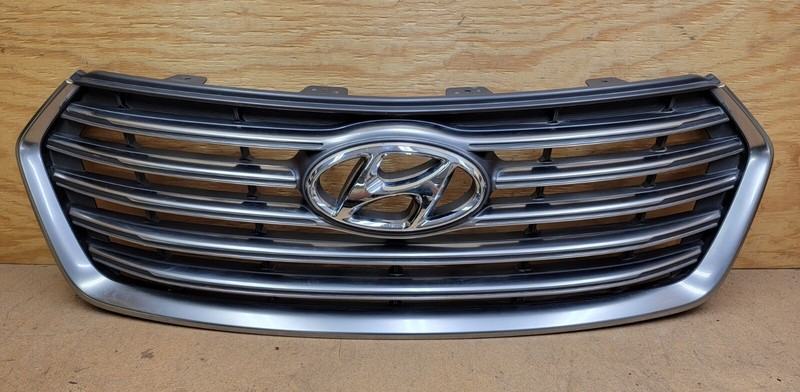 2017 2018 2019 HYUNDAI SANTA FE SE XL Front Bumper Grille With Emblem OEM
