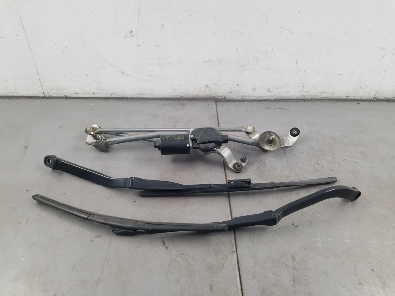 2016 Nissan 370Z Nismo Windshield Wiper Motor / Arms #5321 Q7