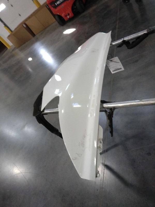 2011 Volvo 40 Series Right Fender White Good Condition No Rust 239061