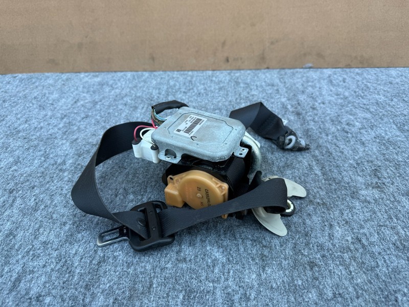 INFINITI FX50 2009-2013 OEM FRONT LEFT DRIVER SEAT BELT ASSEMBLY (BLACK)
