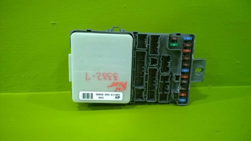04 PILOT EX CABIN FUSE RELAY BOX OEM 3332-7