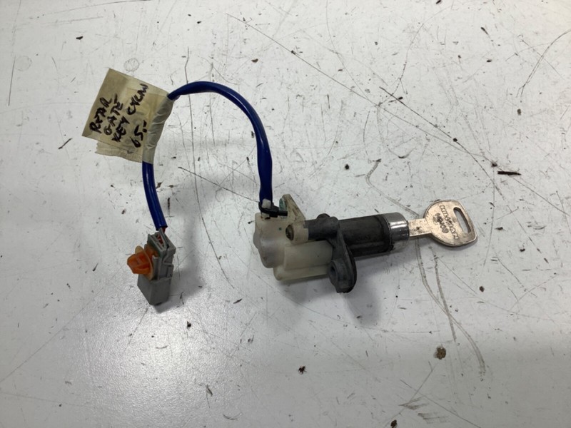 98-01 Acura Integra 2DR Rear Gate Key Cylinder OEM