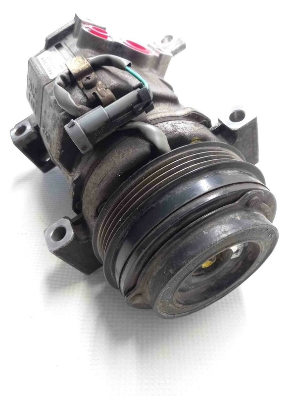 2004 GMC Yukon v8 A/C Compressor Assembly P/N 10364873