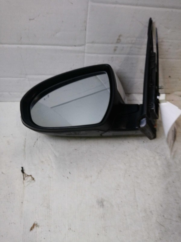 2017 Hyundai Tucson Left Door Mirror Assembly White OEM Used 334720 90K Mile