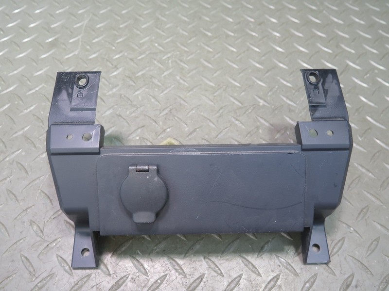 2014-2020 INFINITI QX60 REAR CENTER CONSOLE TRIM PANEL 12V POWER OUTLET