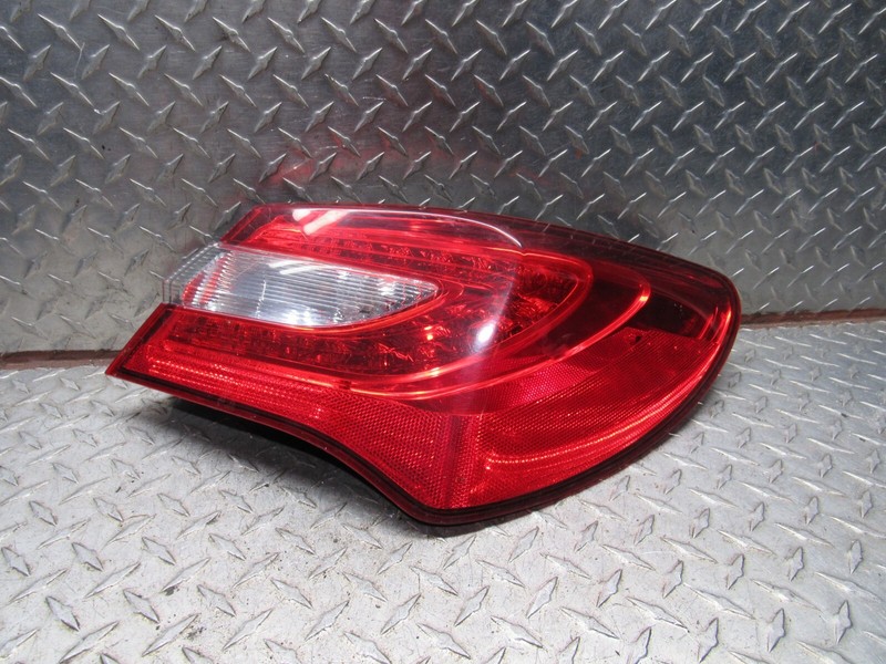 08 09 10 CHRYSLER 300 RIGHT PASSENGER REAR TAILLIGHT LAMP
