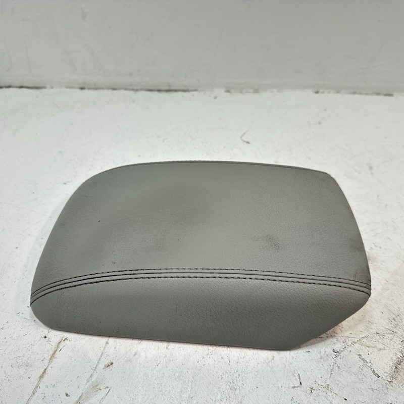 2013 AUDI A4 FRONT CENTER CONSOLE STORAGE COVER ARMREST ARM REST GRAY LEATHE OEM