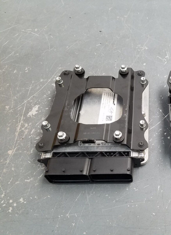 2016 McLaren 675LT Spider Engine Computer ECU ECM #5556 P11