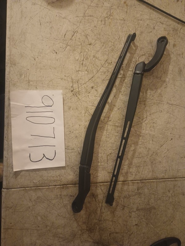 04 05 06 07 08 09 Audi A4Windshield Wiper Arm Set 8E1-955-408-C