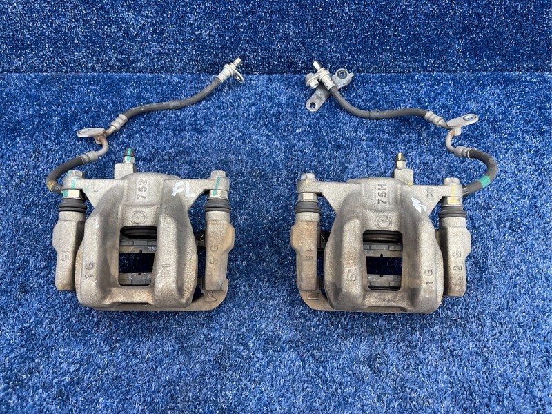 2017-2020 Fiat 124 Spider Front Brake Calipers Set Pair Left & Right OEM