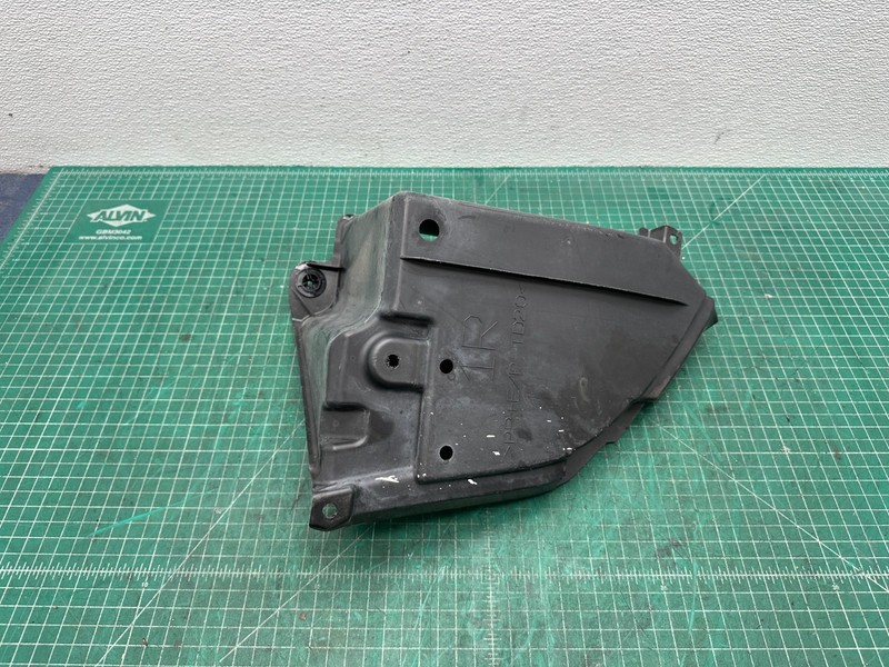 16-22 Toyota Prius REAR RIGHT UNDER BODY PROTECTION SHIELD SPLASH GUARD OEM