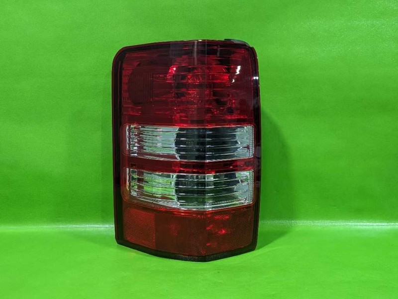 08-12 LIBERTY DRIVER LEFT TAILLIGHT LAMP OEM 4507-26