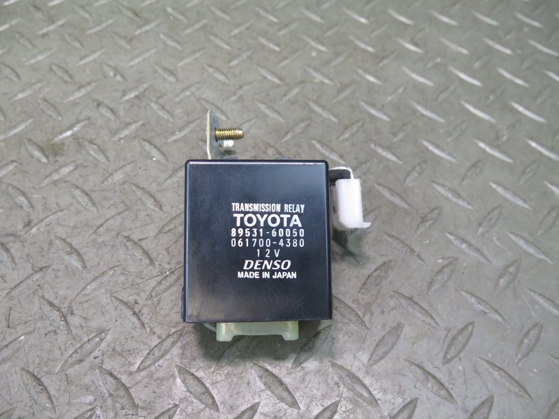 1998-2007 LEXUS J100 LX470 TRANSMISSION RELAY CONTROL MODULE 89531-60050
