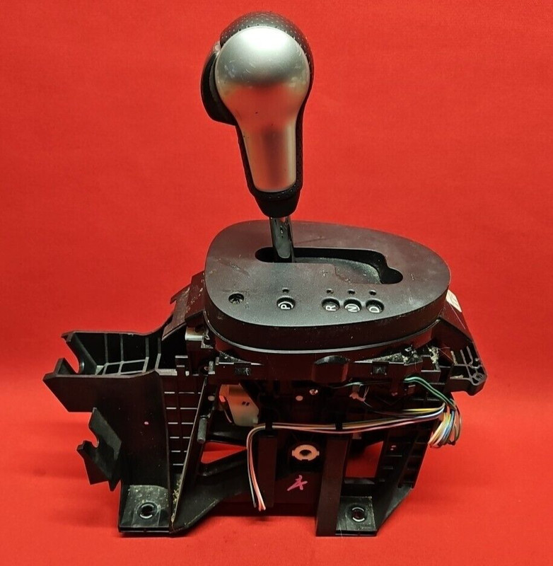 2011 - 2017 Nissan Juke A/T Auto Trans Gear Select Shifter Lever w/ Knob