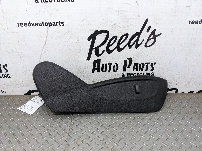 10-15 Chevrolet Camaro Right Pass Front Seat Adjustment Trim Cover W/ Co 1192719