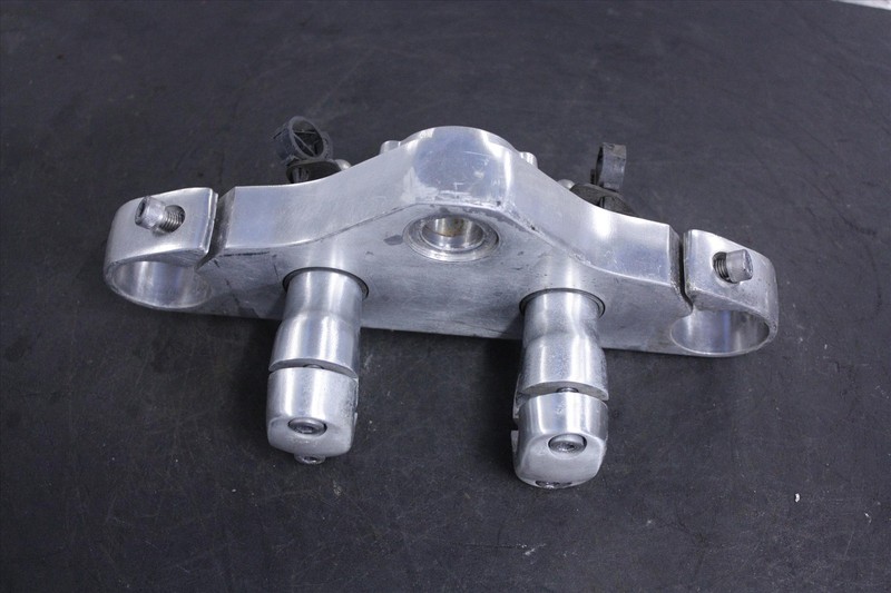 98 YAMAHA XVS 650 V-STAR UPPER TRIPLE TREE CLAMP ASSEMBLY XVS65