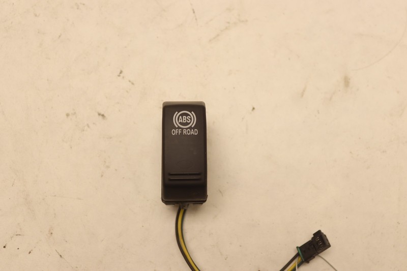 2018-2023 PETERBILT 579 PACCAR ABS OFF ROAD CONTROL SWITCH BUTTON OEM