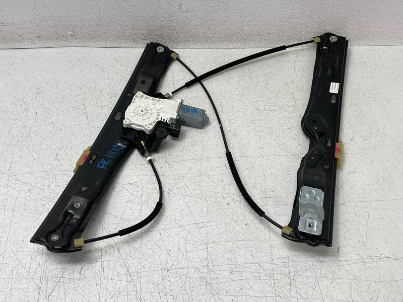 15-19 Land Rover Discovery Sport Front Right Window Regulator W/Motor 1413 OEM