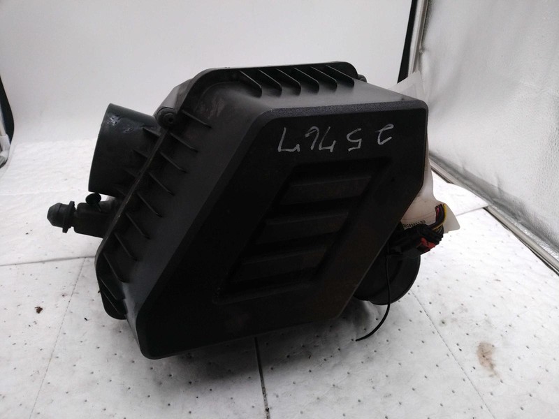 2012 GMC Terrain Air Cleaner Assembly OEM 23262740 106k Miles Gold