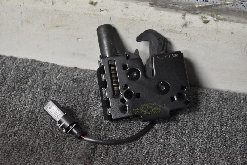 2017-2020 AUDI A4 PREMIUM LATCH LOCK FACTORY OEM
