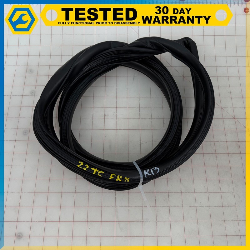 20-26 TOYOTA COROLLA SEDAN FRONT RIGHT PASSENGER SIDE DOOR WEATHER STRIP SEAL OE