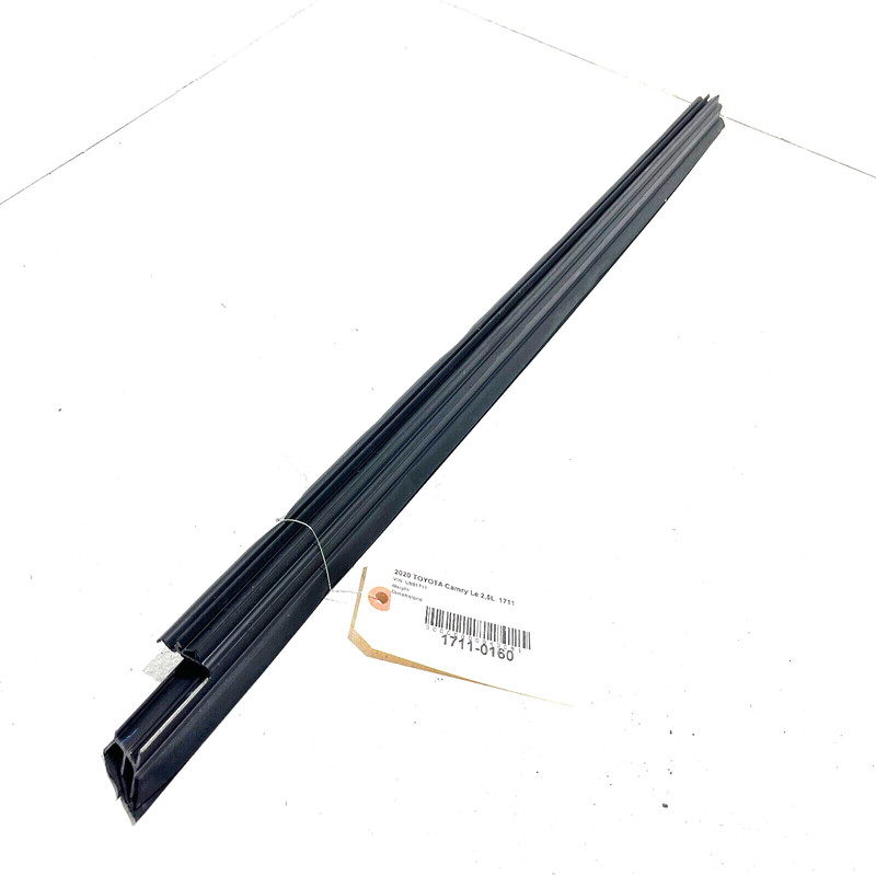 TOYOTA CAMRY 18-20 FRONT PASSENGER SIDE DOOR WINDOW INNER WEATHERSTRIP SEAL OEM