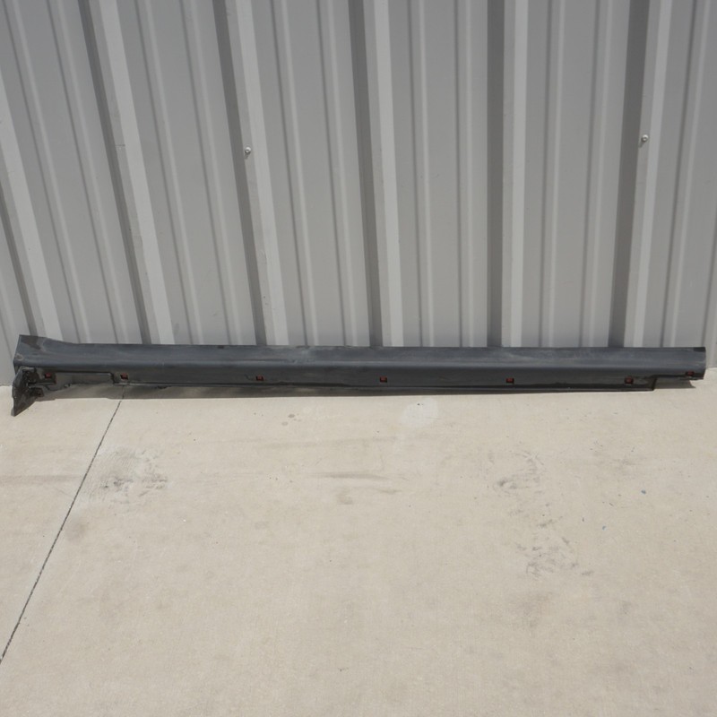 2016-2020 Kia Sorento Right Passenger Side Rocker Skirt Panel Sill Molding OEM