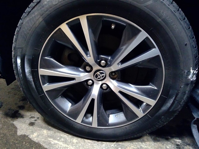 Rim Wheel 18x7-1/2 Alloy 10 Raised 5 V Spoke Fits 16-19 HIGHLANDER 1773104