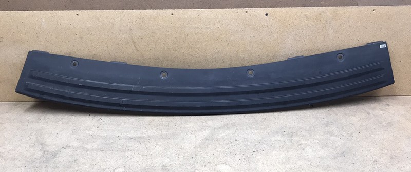 2005 - 2010 Jeep Grand Cherokee Rear Bumper Step Pad Molding Trim OEM