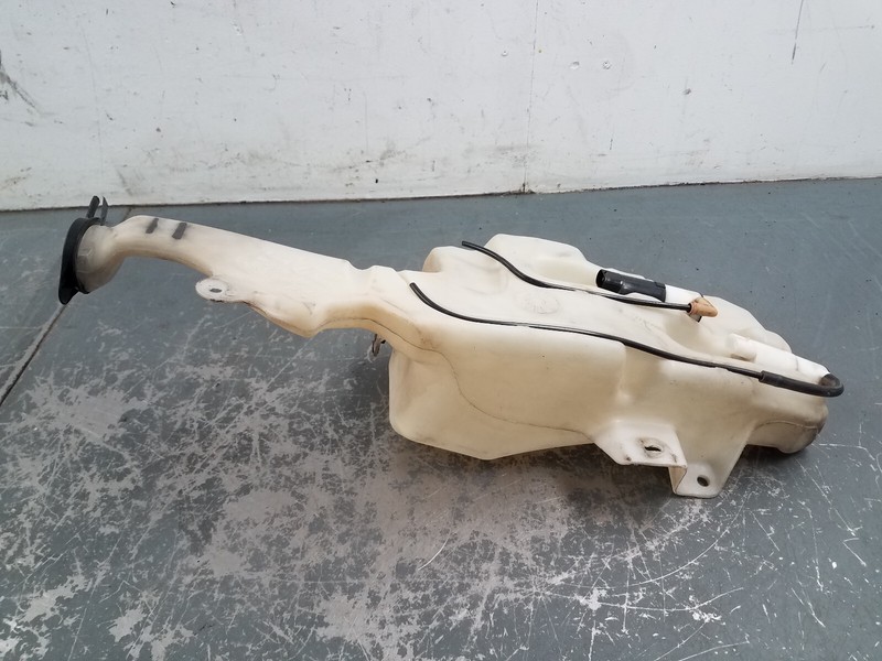 2008 Cadillac Escalade ESV Windshield Washer Reservoir / Pump #1071 A12