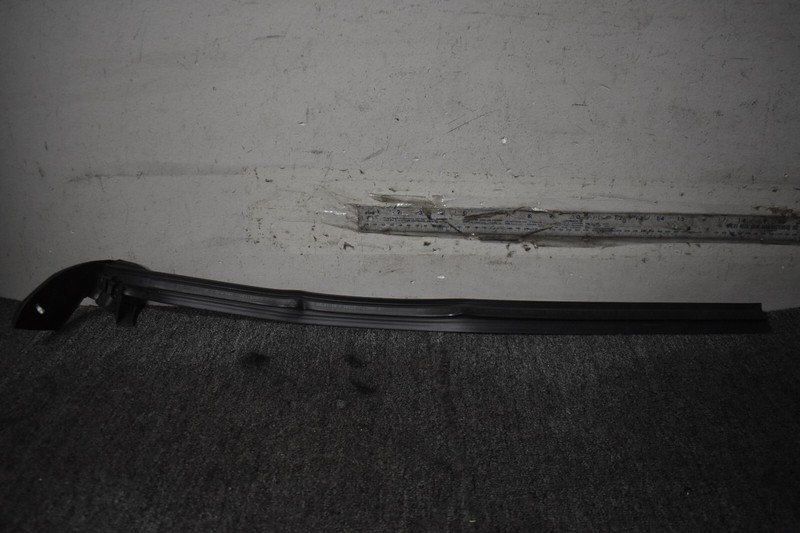 BMW M4 INNER CHANNEL SEALING FACTORY OEM