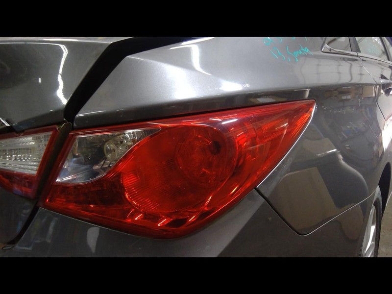 Passenger Tail Light VIN B 8th Digit Incandescent Bulb Fits 11-14 SONATA 1656991