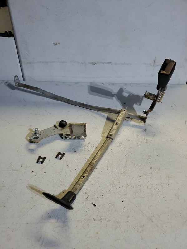 Mercedes BenzR107 560 450 380 SL passenger front seat adjustment handle 1985