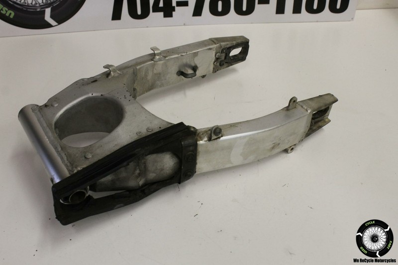 2000 Suzuki GSXR600 REAR SWINGARM BACK SUSPENSION SWING ARM GSXR 600 00